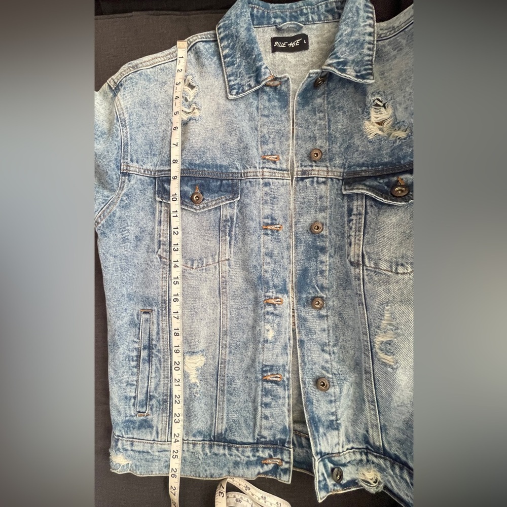 Women's Oversized Destroyed Denim Jacket - Picture 11 of 14